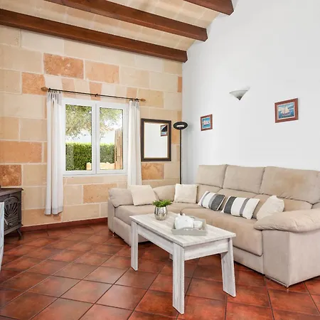 Adrian, 3 Bedroom Villa, Calan Bosch * Cala en Bosch